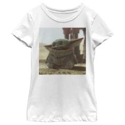 Girl's Star Wars: The Mandalorian The Mandalorian The Child Square Frame T-Shirt -Fifthsun Shirts 19STMD00087A 009 Tiny Green 54 149 5